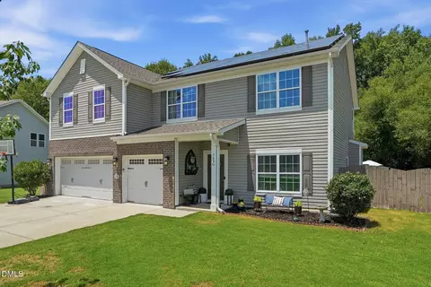 709 Harvest Point Dr, Fuquay Varina, NC 27526