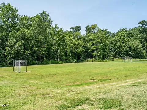 815 Golden Plum Ln, Zebulon, NC 27597
