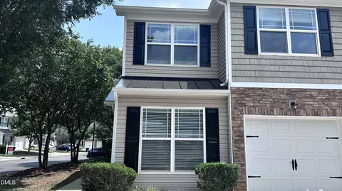 2001 Chancellor Pl, Raleigh, NC 27603