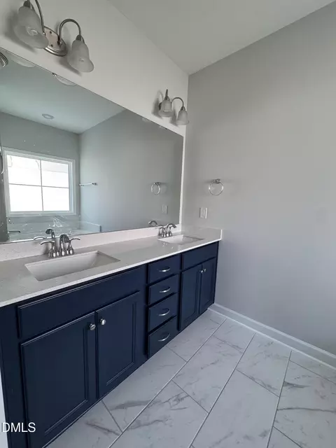 Bath - 20 E Sand Luggs Ct, Angier, NC 27501 photo 3 of 8