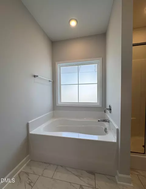 Bath - 20 E Sand Luggs Ct, Angier, NC 27501 photo 6 of 8