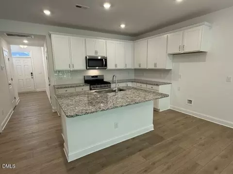 5410 Running Fox Ln, Durham, NC 27703 photo 2