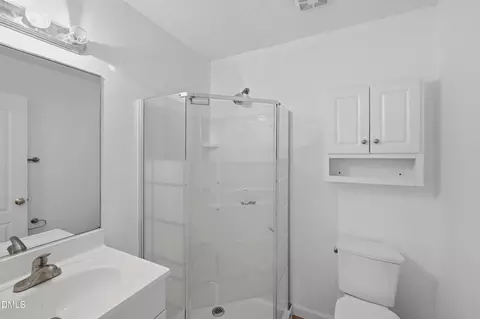 Bath - 111 Swordgate Dr, Cary, NC 27513 photo 2 of 5