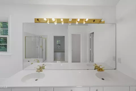 Bath - 111 Swordgate Dr, Cary, NC 27513 photo 5 of 5