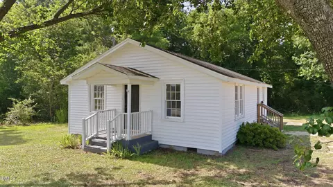 895 Stewart Rd, Four Oaks, NC 27524