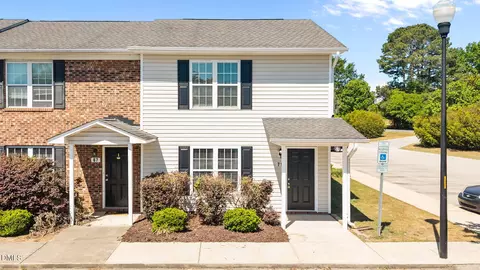 71 Wolf Creek Ln, Lillington, NC 27546