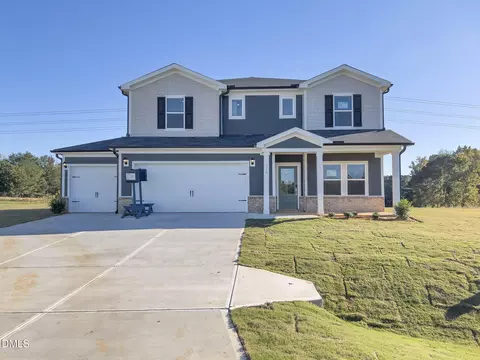 376 Barrow Meadows Dr, Zebulon, NC 27597