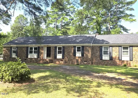800 Stone Dr, Rocky Mount, NC 27804