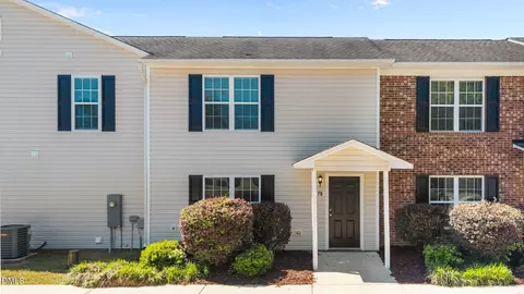 75 Wolf Creek Ln, Lillington, NC 27546