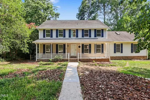 102 Amesbury Ln, Cary, NC 27511