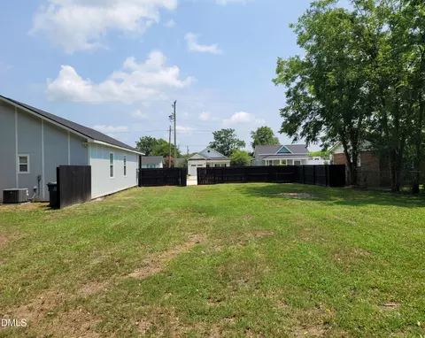 Exterior - 708 E Divine St, Dunn, NC 28334 photo 5 of 8