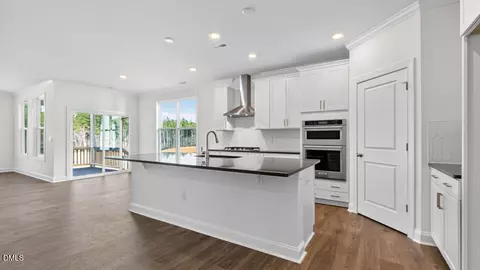 612 Bumblebee Loop, Apex, NC 27539 photo 3