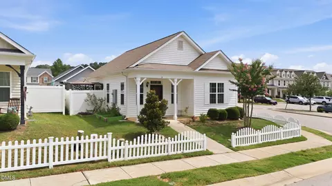 14 Plott Hound Dr, Clayton, NC 27520