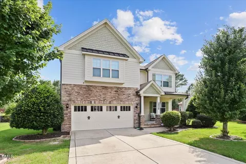 2524 Thorngrove Ct, Fayetteville, NC 28303