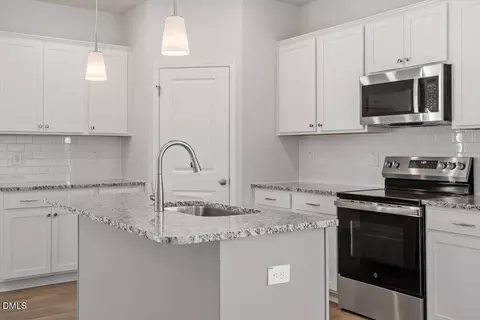 Kitchen - 175 Bunker Hill Pl #49, Angier, NC 27501 photo 2 of 4