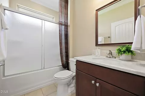 Bath - 105 Manning Way, Durham, NC 27703 photo 2 of 3