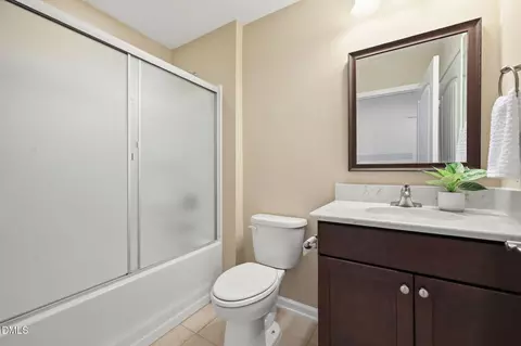 Bath - 105 Manning Way, Durham, NC 27703 photo 3 of 3