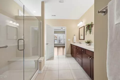 Bath - 105 Manning Way, Durham, NC 27703 photo 1 of 3