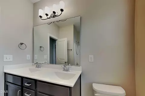 Bath - 131 Sugar Maple Ct, Garner, NC 27529 photo 3 of 4