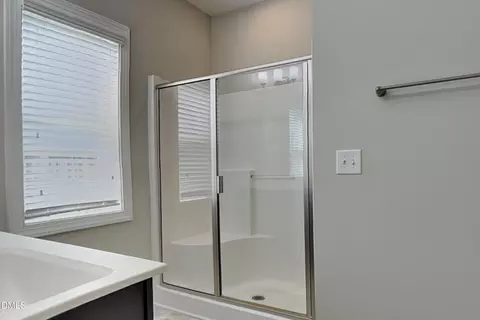 Bath - 131 Sugar Maple Ct, Garner, NC 27529 photo 2 of 4