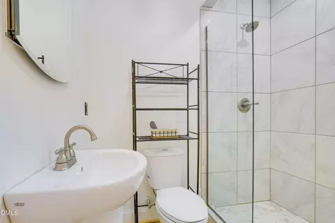 Bath - 4125 Farrington Rd, Durham, NC 27707 photo 3 of 5
