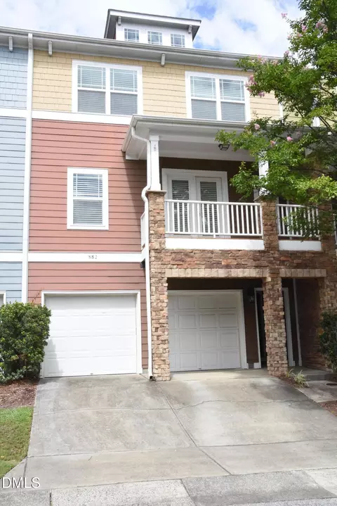 882 Queen City Cres, Apex, NC 27523
