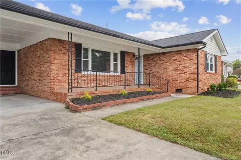 5505 Dodge Dr, Fayetteville, NC 28303