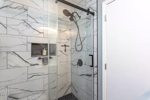 Bath - 921 Devon Ave, Cary, NC 27511 photo 3 of 6