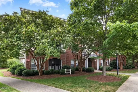 613 Ives Ct, Chapel Hill, NC 27514