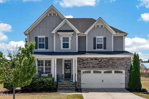 4900 Sunset Stream Dr, Fuquay Varina, NC 27526