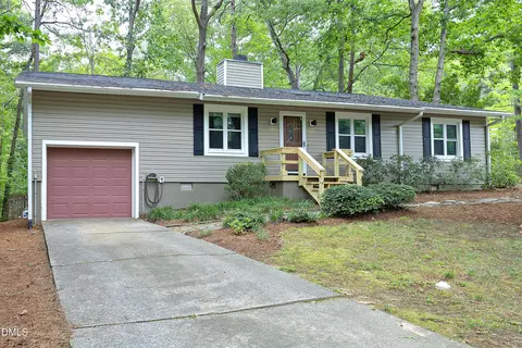 200 Honeysuckle Ln, Cary, NC 27513