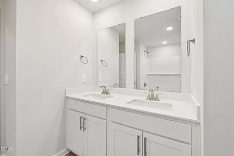 Bath - 712 Red River Dr, Garner, NC 27529 photo 3 of 3