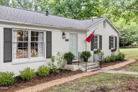 200 Northclift Dr, Raleigh, NC 27609