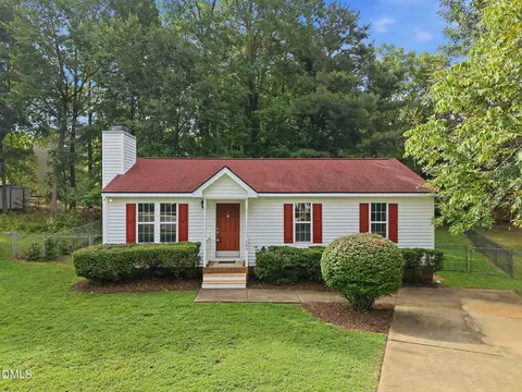 105 Cabrita Ct, Holly Springs, NC 27540
