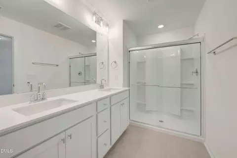 Bath - 5018 Silver Brook Rd, Durham, NC 27703 photo 1 of 2