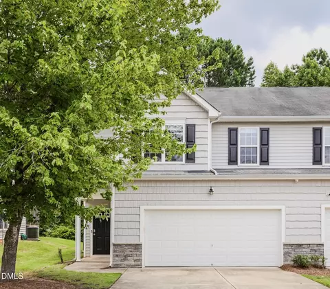 633 Woodson Dr, Clayton, NC 27527