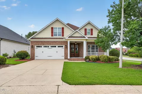 1206 Crystal Water Dr, Fuquay Varina, NC 27526
