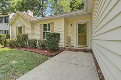 104 Stanway Dr, Knightdale, NC 27545
