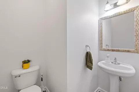 Bath - 817 Edgeware Way, Wake Forest, NC 27587 photo 6 of 6