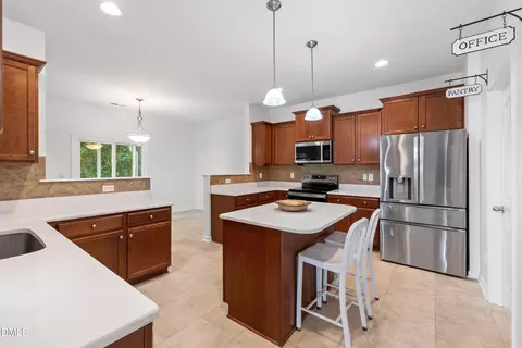 Kitchen - 817 Edgeware Way, Wake Forest, NC 27587 photo 4 of 9