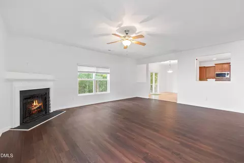 Living - 817 Edgeware Way, Wake Forest, NC 27587 photo 3 of 4
