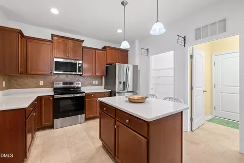 Kitchen - 817 Edgeware Way, Wake Forest, NC 27587 photo 8 of 9
