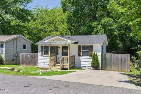 221 Turner St, Holly Springs, NC 27540