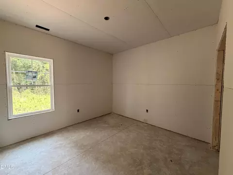 Bedroom - 1702 Walnut Run Dr, Deep Run, NC 28525 photo 2 of 3
