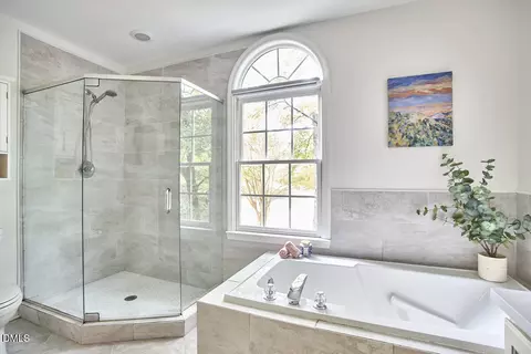 Bath - 2 Creeks Edge Ct, Durham, NC 27713 photo 3 of 6