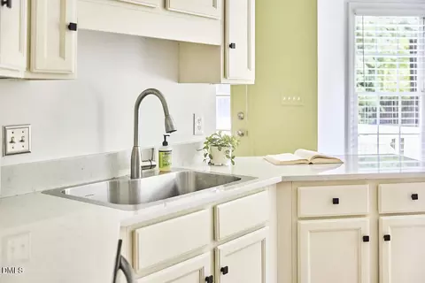 Kitchen - 2 Creeks Edge Ct, Durham, NC 27713 photo 2 of 4