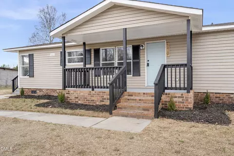 1410 Darby Dr, Raeford, NC 28376