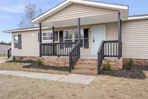 1410 Darby Dr, Raeford, NC 28376