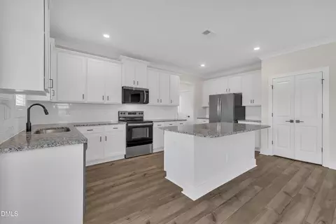 Kitchen - 256 Custer Dr, Mebane, NC 27302 photo 2 of 5