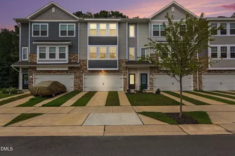 6903 Woodland Stream Pl, Raleigh, NC 27616